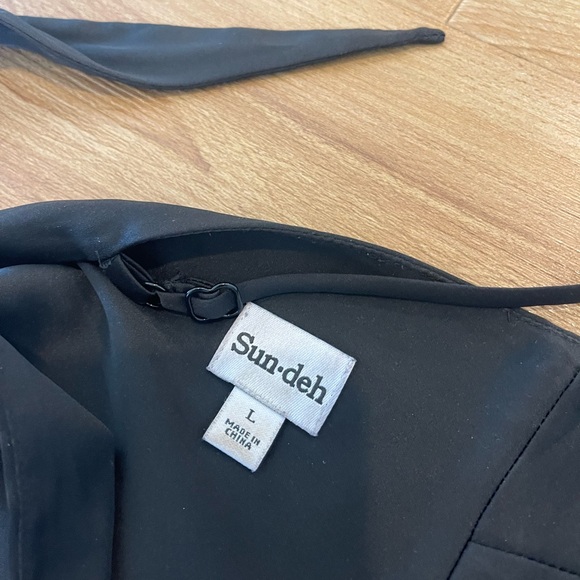 Aritzia black tank scarf tank - Picture 4 of 9